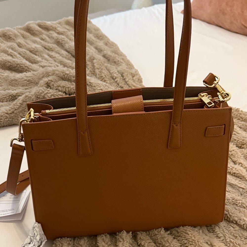 Elegant Tan Leather Tote Bag
